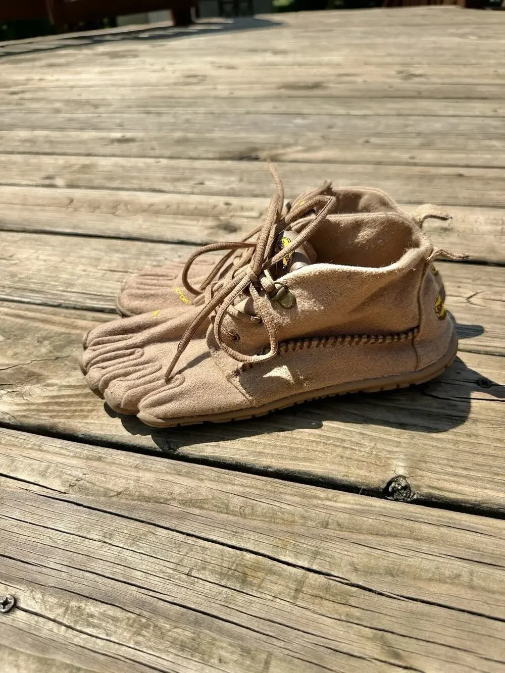 Vibram FiveFingers Women’s size 8.5 - 9 Tan Brown Wool Minimalist Toe Sneakers